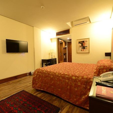 Regency Inn Hotel Lahore Eksteriør bilde